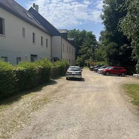 Du Bas Mont Hotel *