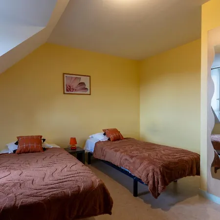 Du Bas Mont Hotel *